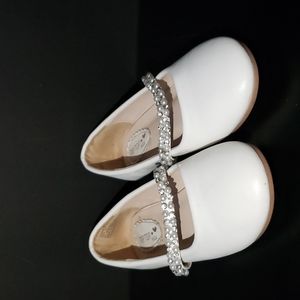 Lindos zapatos para niña